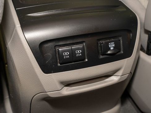 Used 2019 Toyota Sienna LE image 7