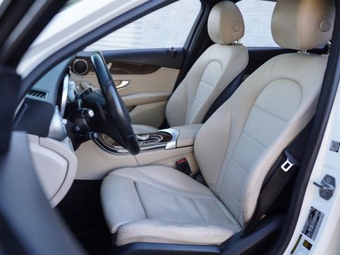 Used 2017 Mercedes-Benz C 300 Sedan image 23