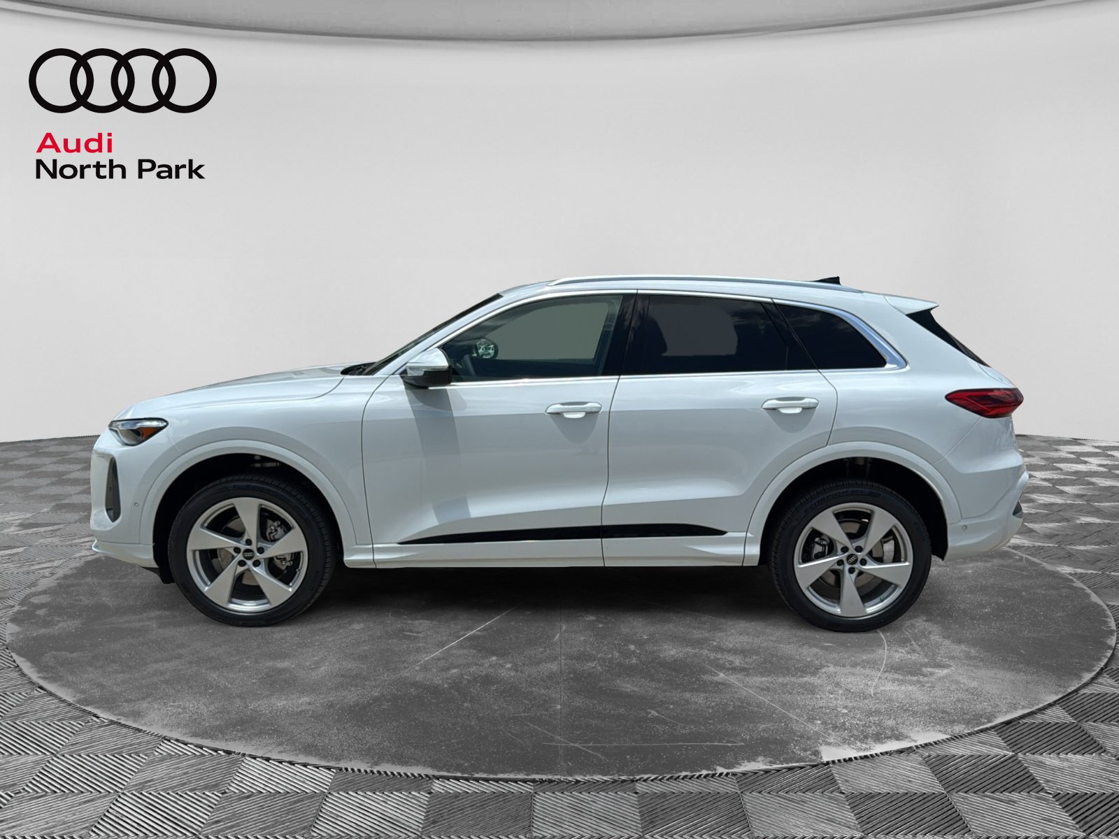 New 2026 Audi Q5 Premium Plus AWD/4WD image 4