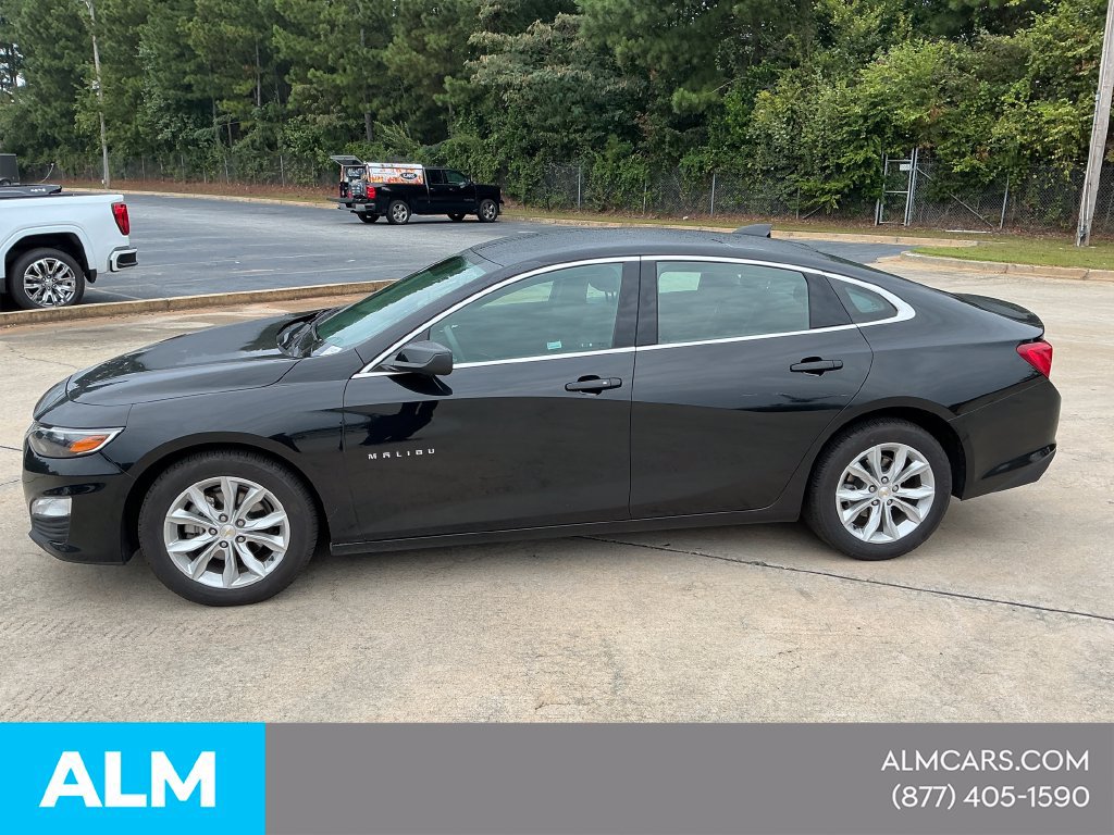 Used 2025 Chevrolet Malibu LT FWD image 2