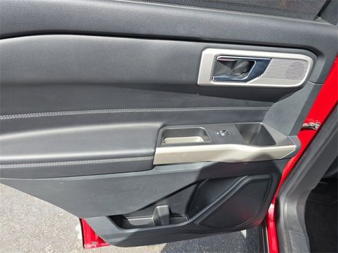 Certified 2021 Ford Explorer Limited w/ Hybrid Equipment Group 310A image 10