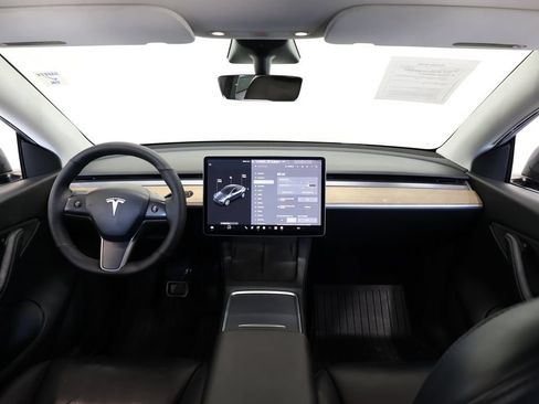 Used 2021 Tesla Model Y Long Range AWD/4WD image 22
