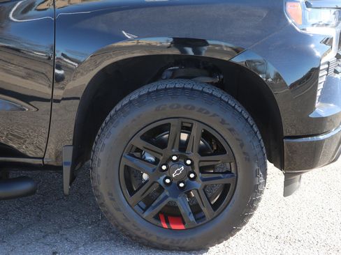 Used 2023 Chevrolet Silverado 1500 RST w/ Redline Edition image 9