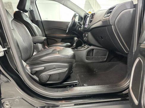Used 2020 Jeep Compass Limited AWD/4WD image 21