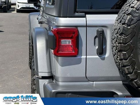 Used 2021 Jeep Wrangler Unlimited Rubicon AWD/4WD image 11