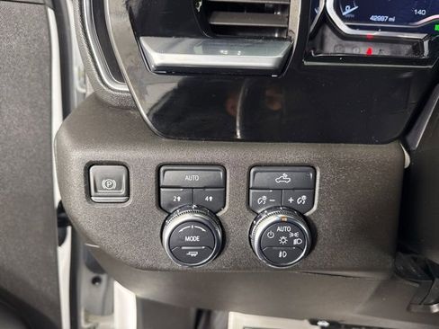 Used 2022 GMC Sierra 1500 Elevation w/ LPO, Elevation Black Package image 29