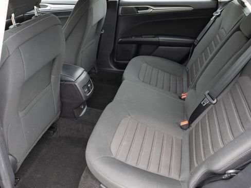 Used 2019 Ford Fusion SE image 17