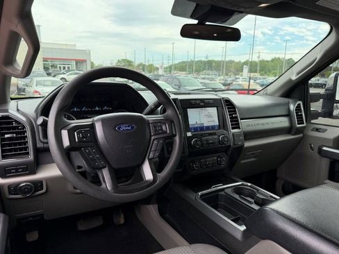 Used 2022 Ford F250 XLT w/ XLT Premium Package AWD/4WD image 21