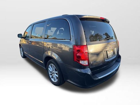 Used 2019 Dodge Grand Caravan SXT image 5