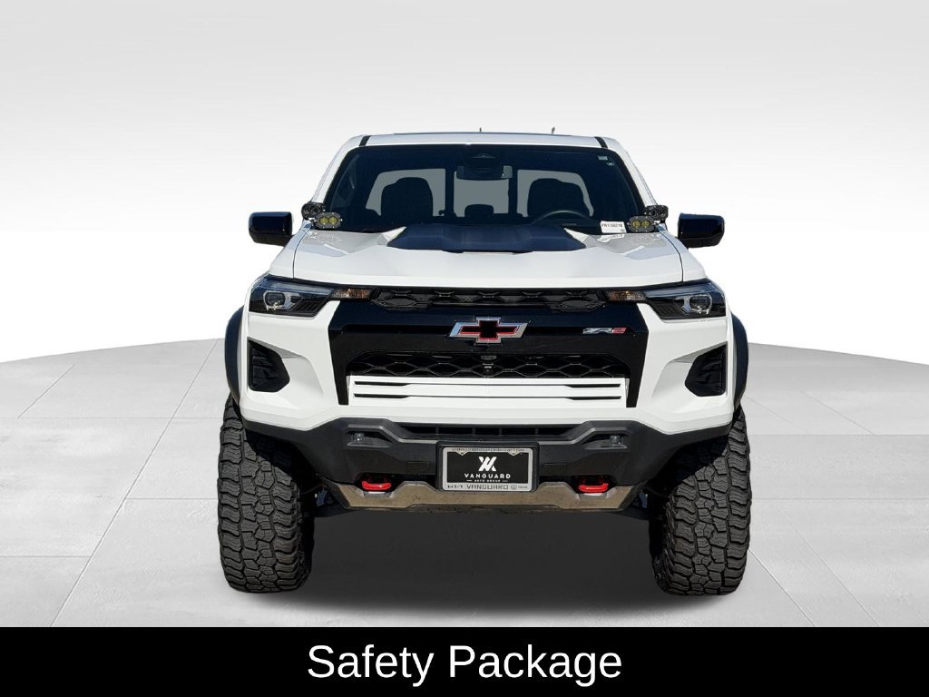Used 2024 Chevrolet Colorado ZR2 w/ ZR2 Convenience Package III AWD/4WD image 3