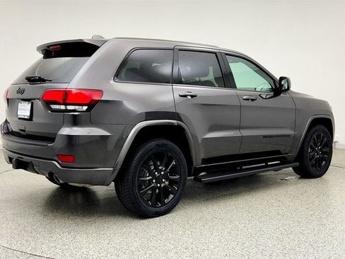 Used 2021 Jeep Grand Cherokee Laredo X AWD/4WD image 5