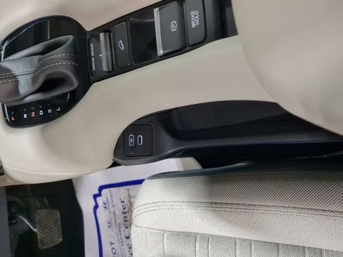New 2025 Honda HR-V LX image 31