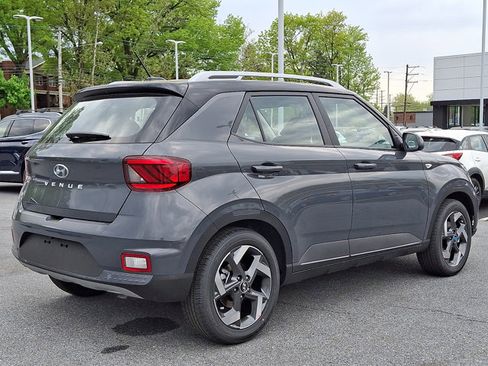 New 2026 Hyundai Venue SEL FWD image 4