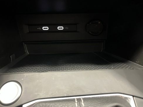 Used 2022 Volkswagen Taos SE image 22