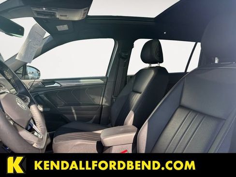 Used 2023 Volkswagen Tiguan SE R-Line FWD image 5
