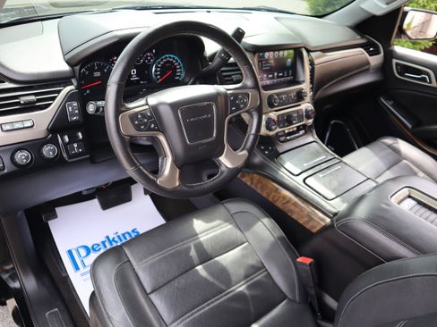 Used 2018 GMC Yukon Denali w/ Open Road Package AWD/4WD image 32