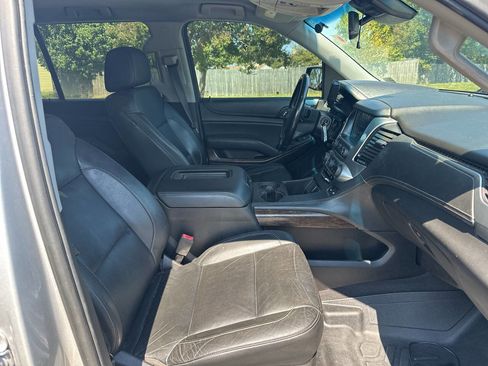 Used 2019 Chevrolet Suburban LT image 11