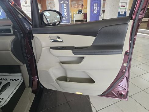 Used 2015 Honda Odyssey EX image 12