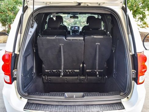 Used 2019 Dodge Grand Caravan GT image 21