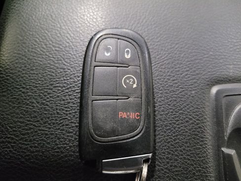 Used 2015 RAM 1500 Laramie w/ Convenience Group AWD/4WD image 32