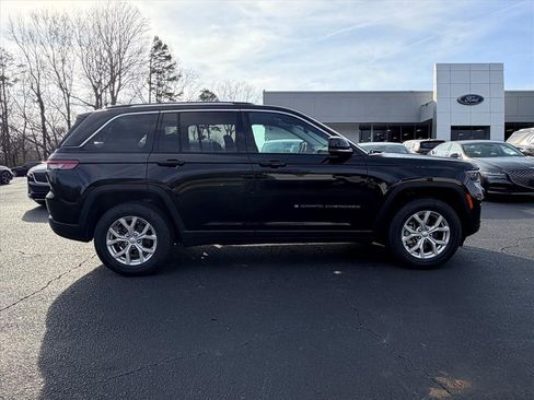 Used 2023 Jeep Grand Cherokee Limited image 3