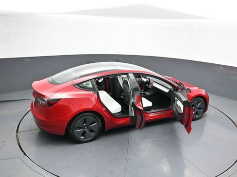 Used 2021 Tesla Model 3 Standard Range Plus image 46