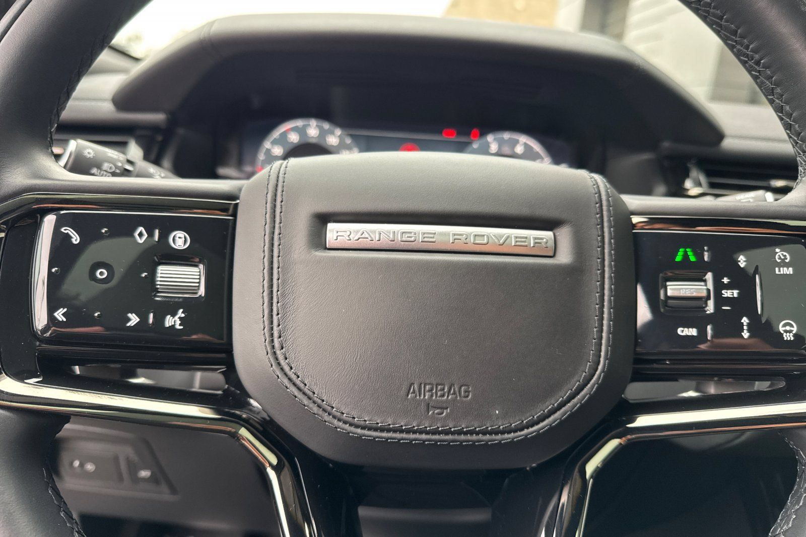 Certified 2026 Land Rover Range Rover Velar Dynamic SE AWD/4WD image 26