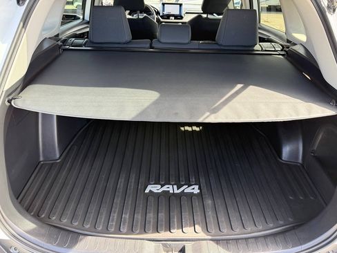 Used 2024 Toyota RAV4 LE AWD/4WD image 30