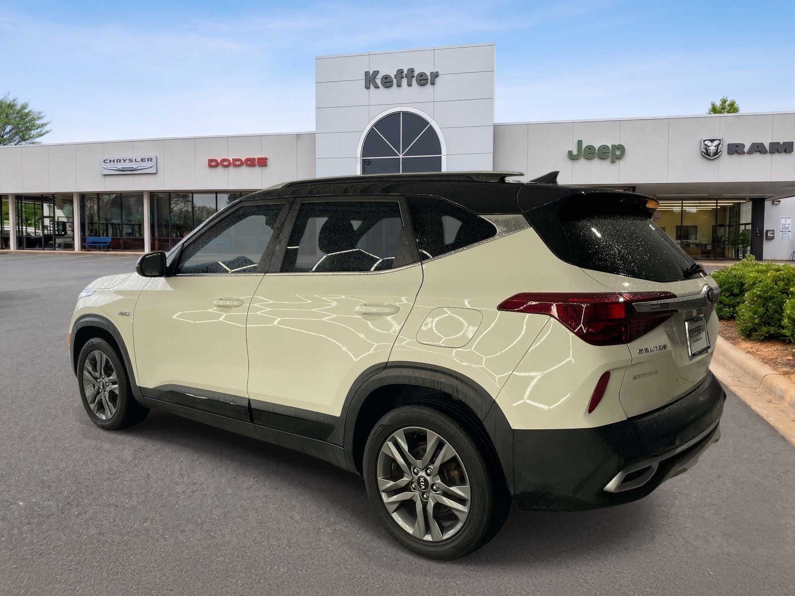 Used 2021 Kia Seltos S AWD/4WD image 4