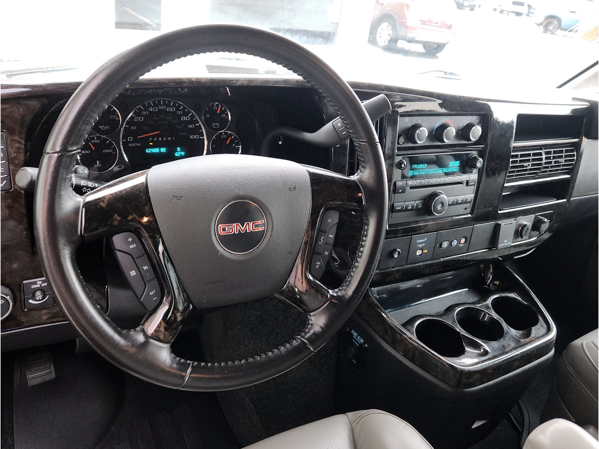 Used 2022 GMC Savana 2500 w/ Enhanced Convenience Package RWD image 25