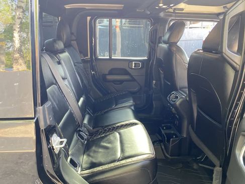Used 2021 Jeep Gladiator Overland AWD/4WD image 17