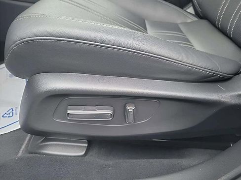 Used 2024 Honda HR-V EX-L image 16