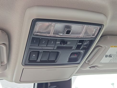 Used 2023 Toyota 4Runner Limited image 31