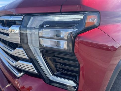 Used 2025 Chevrolet Silverado 2500 High Country w/ Technology Package image 9