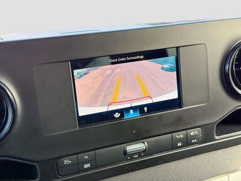 Used 2024 Mercedes-Benz Sprinter 2500 image 30