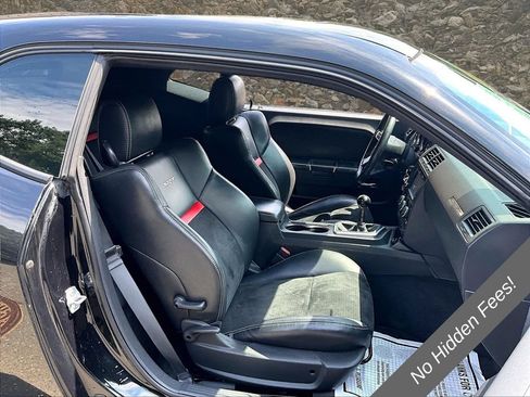 Used 2009 Dodge Challenger SRT8 w/ SRT Option Group II RWD image 7