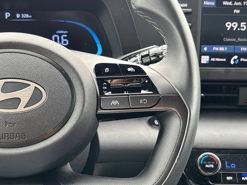 Used 2025 Hyundai Elantra Sport FWD image 16