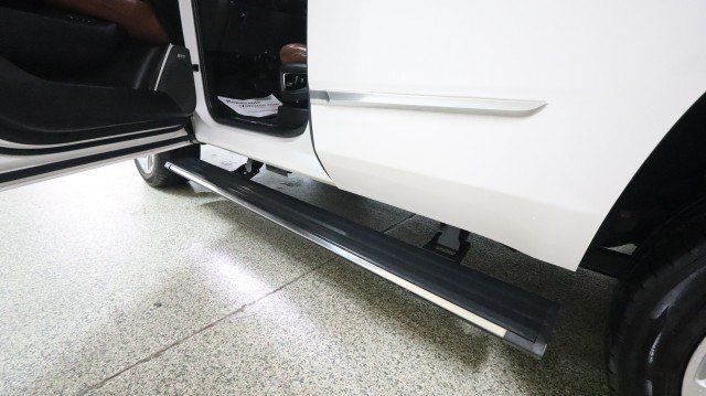 Used 2017 Cadillac Escalade Premium Luxury AWD/4WD image 31