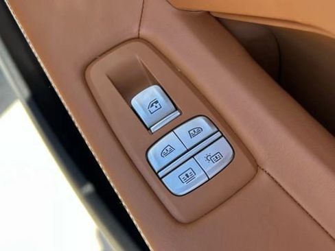 Used 2018 BMW 740i image 19