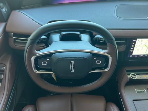 New 2026 Lincoln Navigator L Reserve AWD/4WD image 11