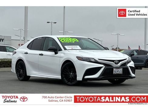 Certified 2022 Toyota Camry SE FWD image 1