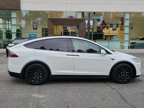 Used 2018 Tesla Model X AWD/4WD image 6