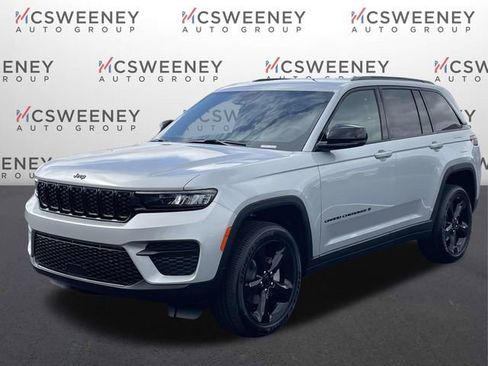 New 2025 Jeep Grand Cherokee Altitude RWD image 7