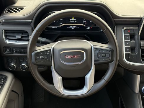 Used 2024 GMC Yukon SLT image 15
