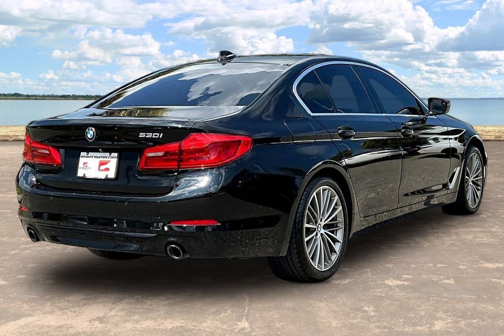 Used 2019 BMW 530i w/ Convenience Package RWD image 4