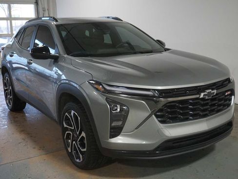 Certified 2024 Chevrolet Trax RS w/ Sunroof Package image 5