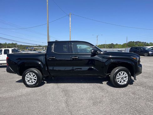 Used 2024 Toyota Tacoma SR AWD/4WD image 3