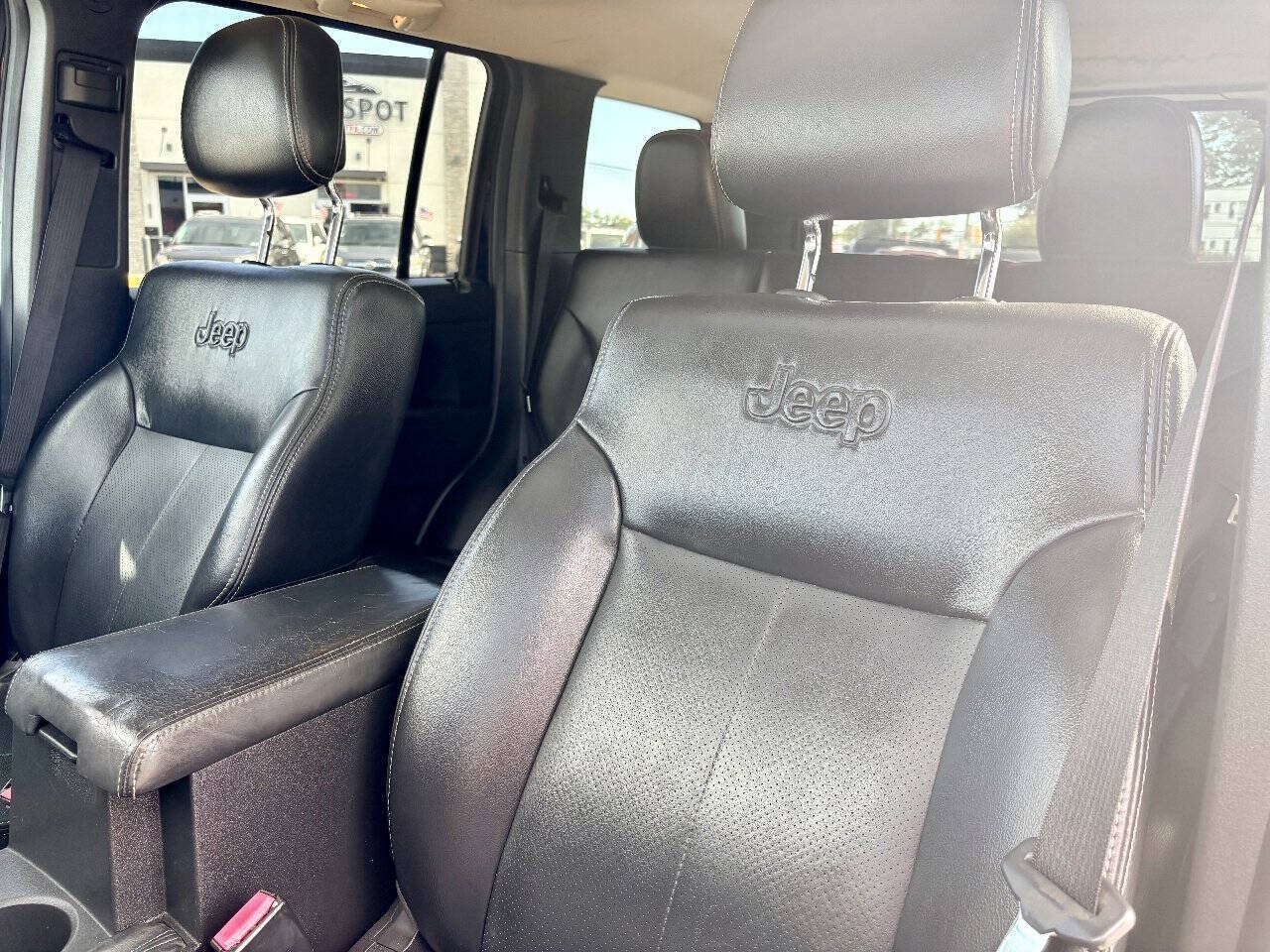 Used 2012 Jeep Liberty Limited Jet w/ Comfort/Convenience Group AWD/4WD image 11