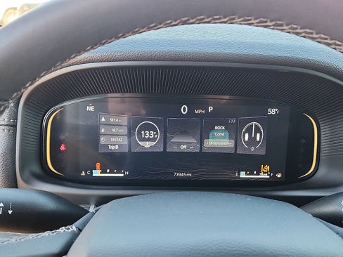 Used 2024 Jeep Wagoneer L Series II w/ Flexible Seating Group image 17