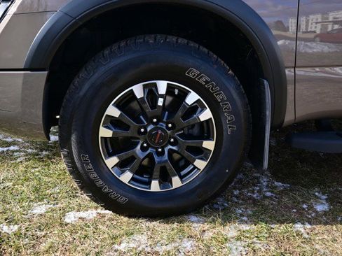 Used 2021 Nissan Titan PRO-4X w/ Pro-4x Convenience Package image 41